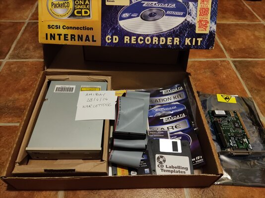 Closed Traxdata CDR 4120 PRO SCSI KIT AmiBay