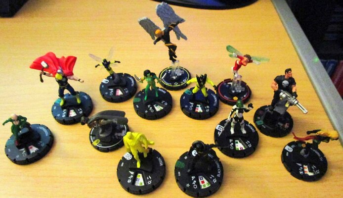 HeroClix_MarvelHeroes02_s.jpg
