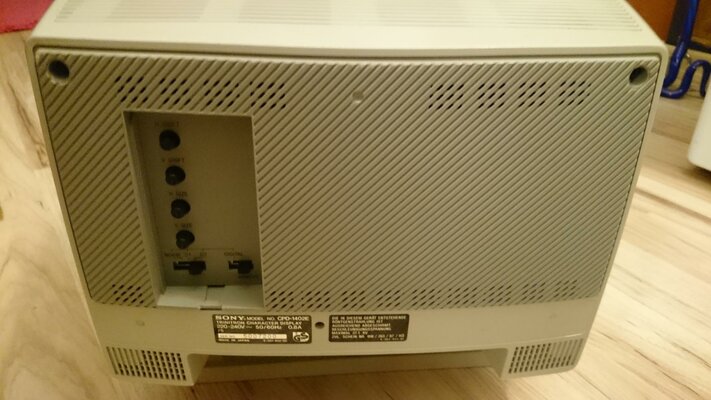 Sony CPD-1402E_My_2.jpg