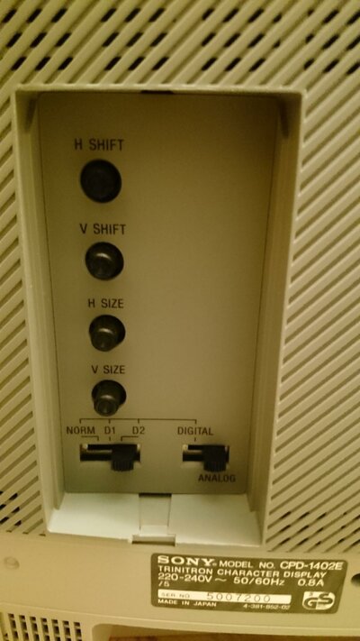 Sony CPD-1402E_My_4.jpg