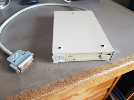 External floppy drive 880kB.jpg