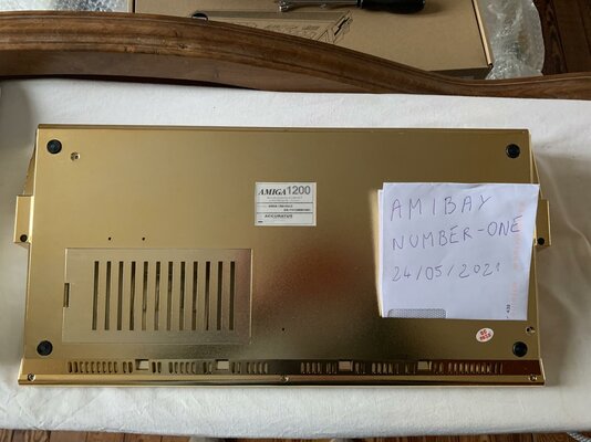 A 1200 gold case 4.jpg