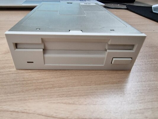 Sold - Chinon FB-357A Amiga 4000 fdd | AmiBay