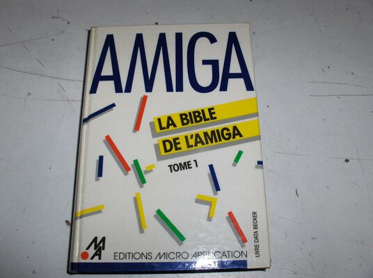 La bible de l'Amiga Tome 1.jpg