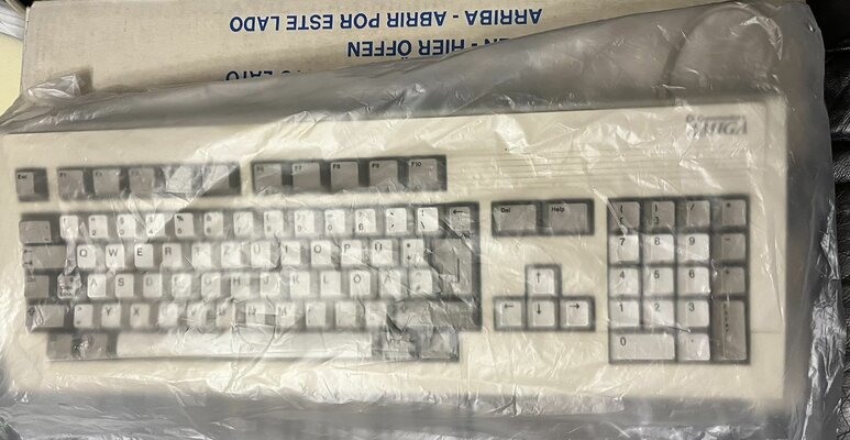 a4000keyboard.jpg