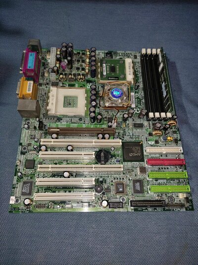 Closed - GigaByte GA-7DPXDW-P Rev: 1.0 *Dual Socket 462