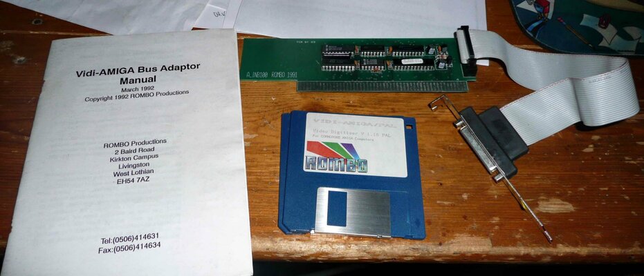 vidi-amiga bus adapter + manual and disks.jpg