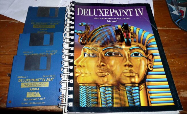deluxe paint iv aga - electronic arts.jpg