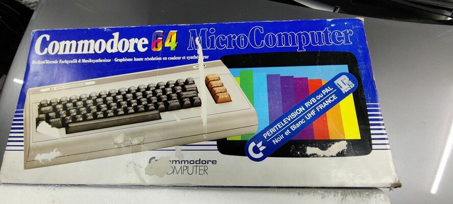 c64box.jpg