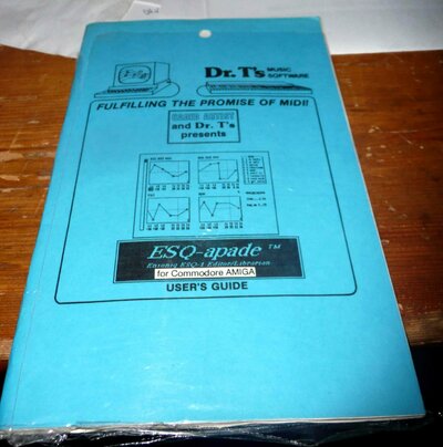 ESQ-apade editor for amiga - drt - manual.jpg