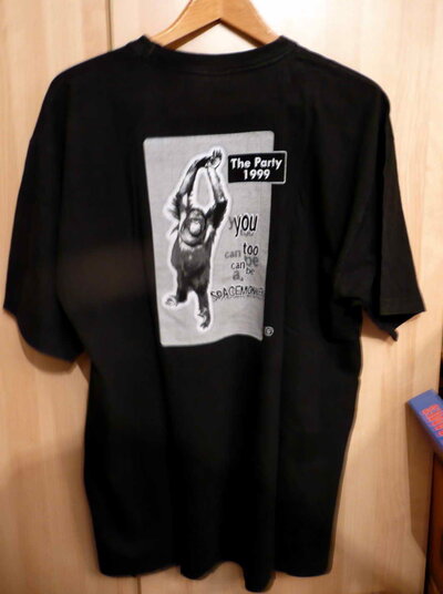 the party 1999 - partyshirt-backprint -01.jpg