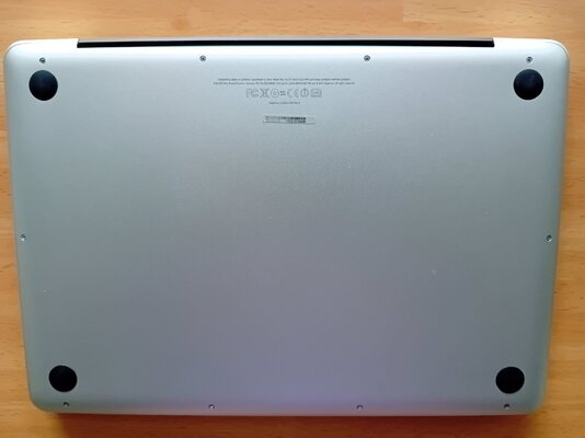 macbookpro8,1_bottom.jpg
