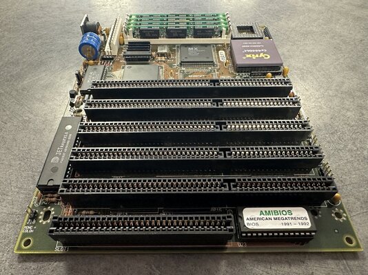 Sold - Lucky Star 386 mainboard / Cyrix 486DLC 40MHz CPU