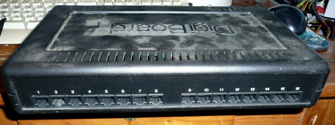 Digi AccelePort C-CON-16 RJ-45 - concentrator-04.jpg