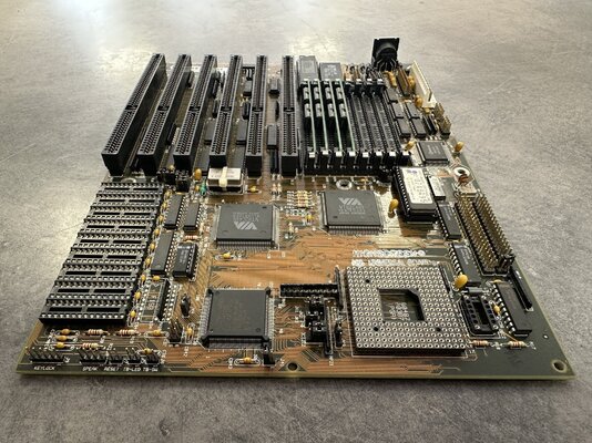 For Sale - FIC 4386-VIO / Vobis HighScreen 486 Universal For Sale - FIC 4386-VIO / Vobis HighScreen 486 Universal