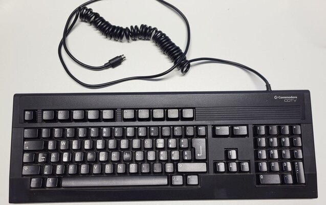 Sold - CDTV Keyboard IT-Layout fully working CD-1221 / KKQ Sold - CDTV Keyboard IT-Layout fully working CD-1221 / KKQ