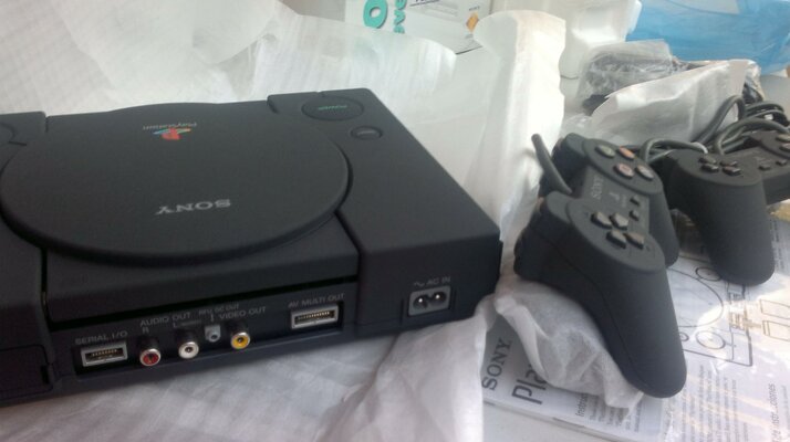 PS2 SCPH-30000トレイ開閉不良と読み込み不良の修理 – ゲーム