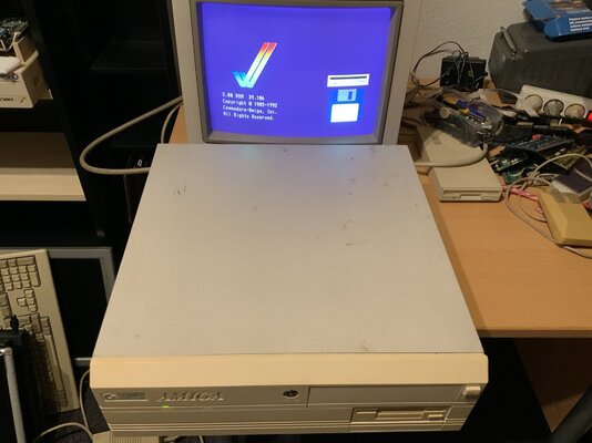 Closed Commodore Amiga 4000 040 Amibay