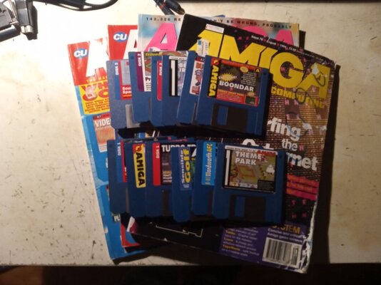 Bundle_Magazines_Floppies_01.jpg