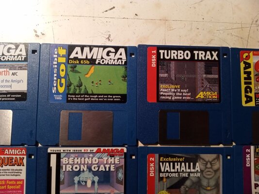 Bundle_Magazines_Floppies_13.jpg