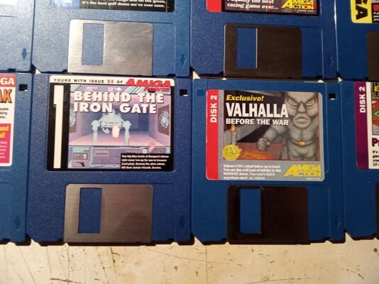 Bundle_Magazines_Floppies_16.jpg