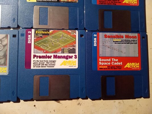 Bundle_Magazines_Floppies_17.jpg