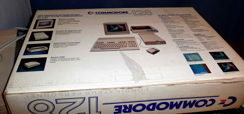 c128 boxed - 02.jpg