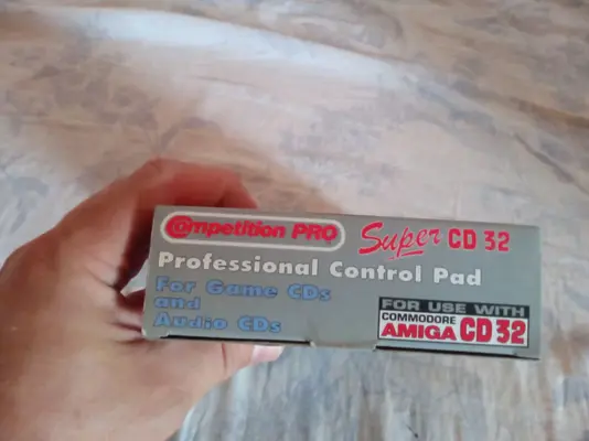 JoyPad_CD32_06.webp