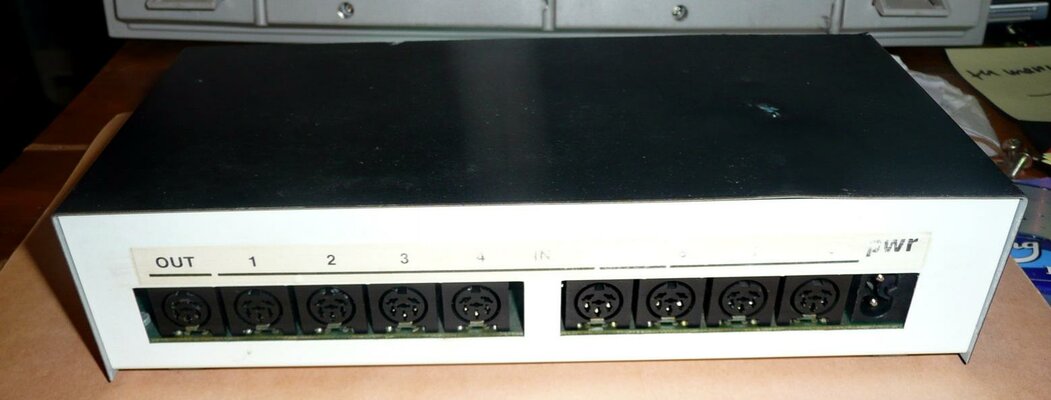 commodore vic-switch - 02.jpg