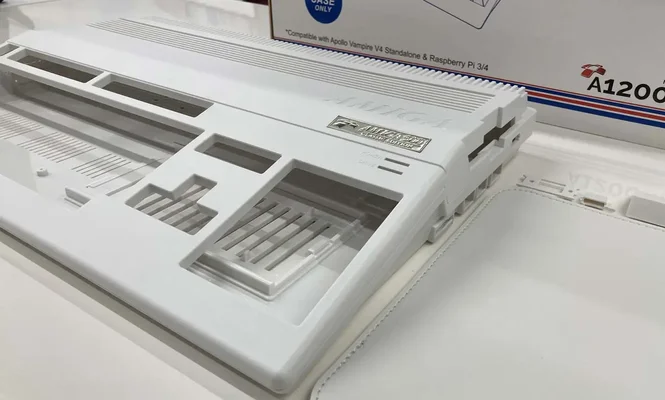New-Amiga-500-Cases-White-2.webp