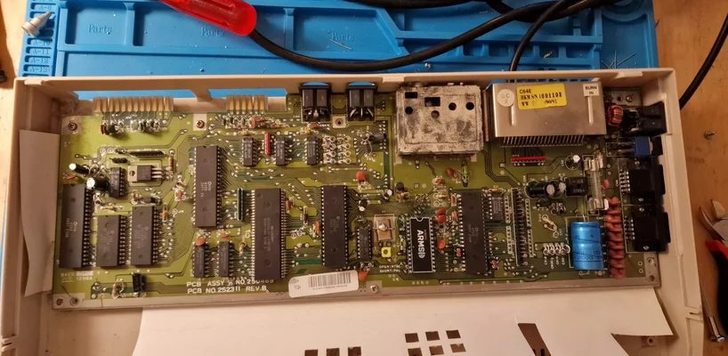 C64c-motherboard efter recap.webp