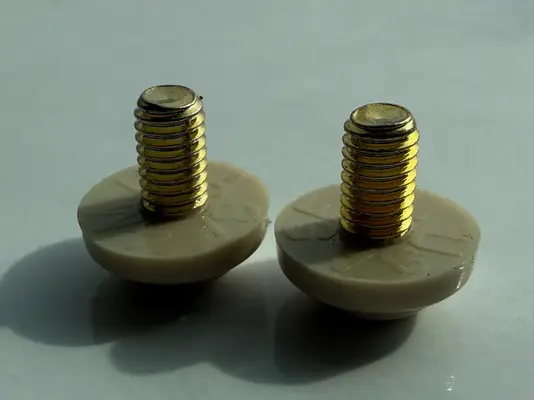 ｍe For Sale - Case screws for Amiga 3000 | AmiBay
