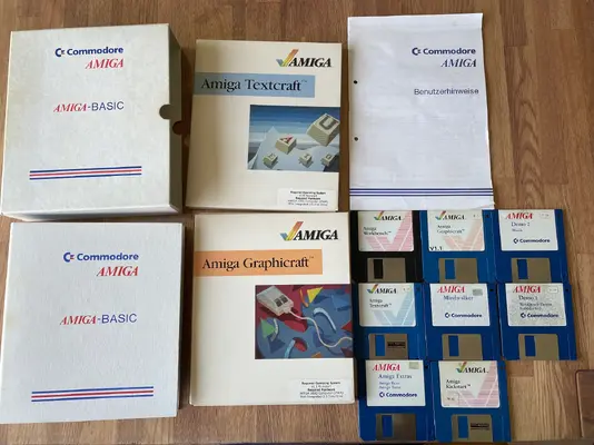 Sold - Amiga 1000 original handbook/software bundle | AmiBay
