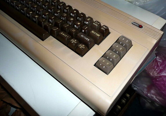 c64 chassis -02.jpg