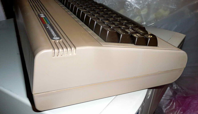c64 chassis -06.jpg