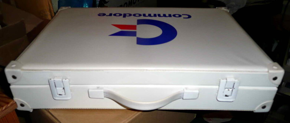 C64 Suitcase - 02.jpg