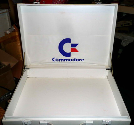 C64 Suitcase - 03.jpg