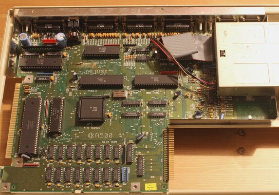 amiga500_inside.jpg