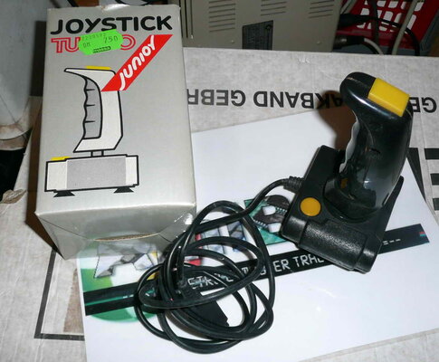 Turbo Junior - boxed - yellow buttons.jpg