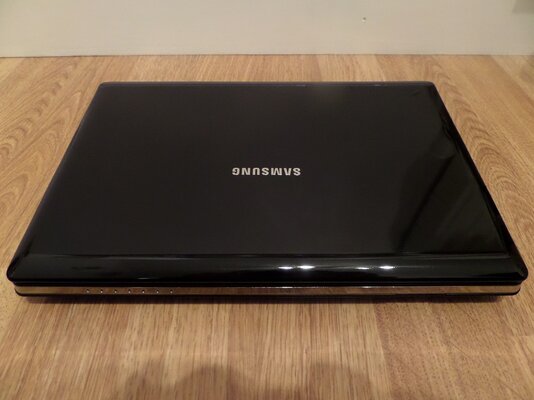 Samsung NC10 - 2.JPG