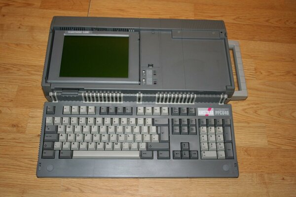 Amstrad PPC640 004.jpg
