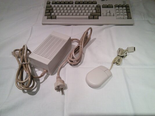 Amiga 12000 Magic Pack Power and Mouse.jpg