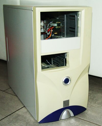 A4000Tower 036_bearbeitet-1.jpg