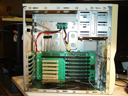 A4000Tower 028_bearbeitet-1.jpg