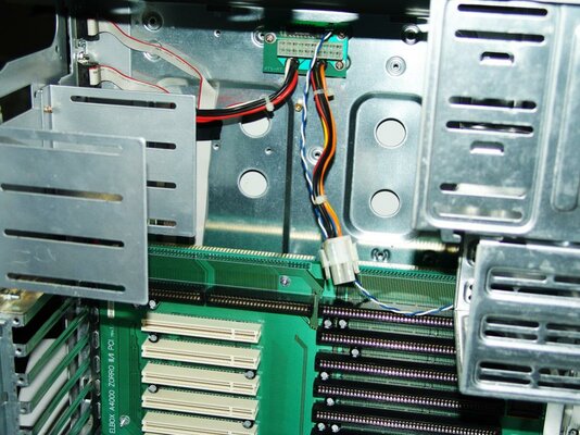 A4000Tower 033_bearbeitet-1.jpg