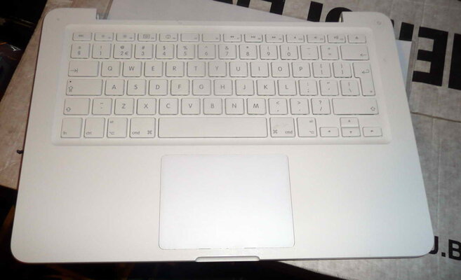 Keyboard Top case 806-0468 Parts AS-IS MacBook Unibody A1342 incl. trackpad-01.jpg