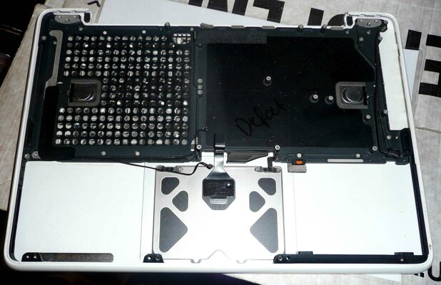 Keyboard Top case 806-0468 Parts AS-IS MacBook Unibody A1342 incl. trackpad-02.jpg