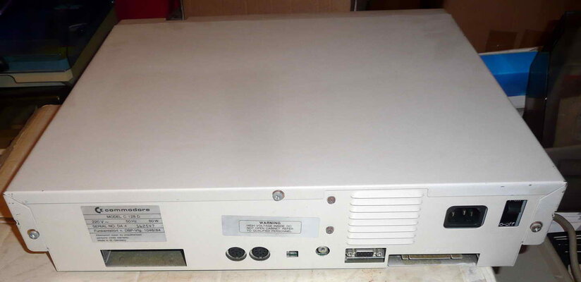 C128Dcr - boxed - Original - 12.jpg