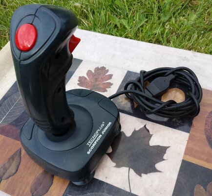 Tecnoplus scorpion Junior_s.jpg