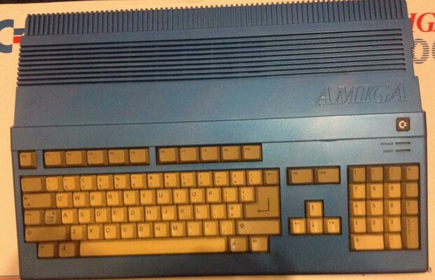 blue amiga 500.jpg